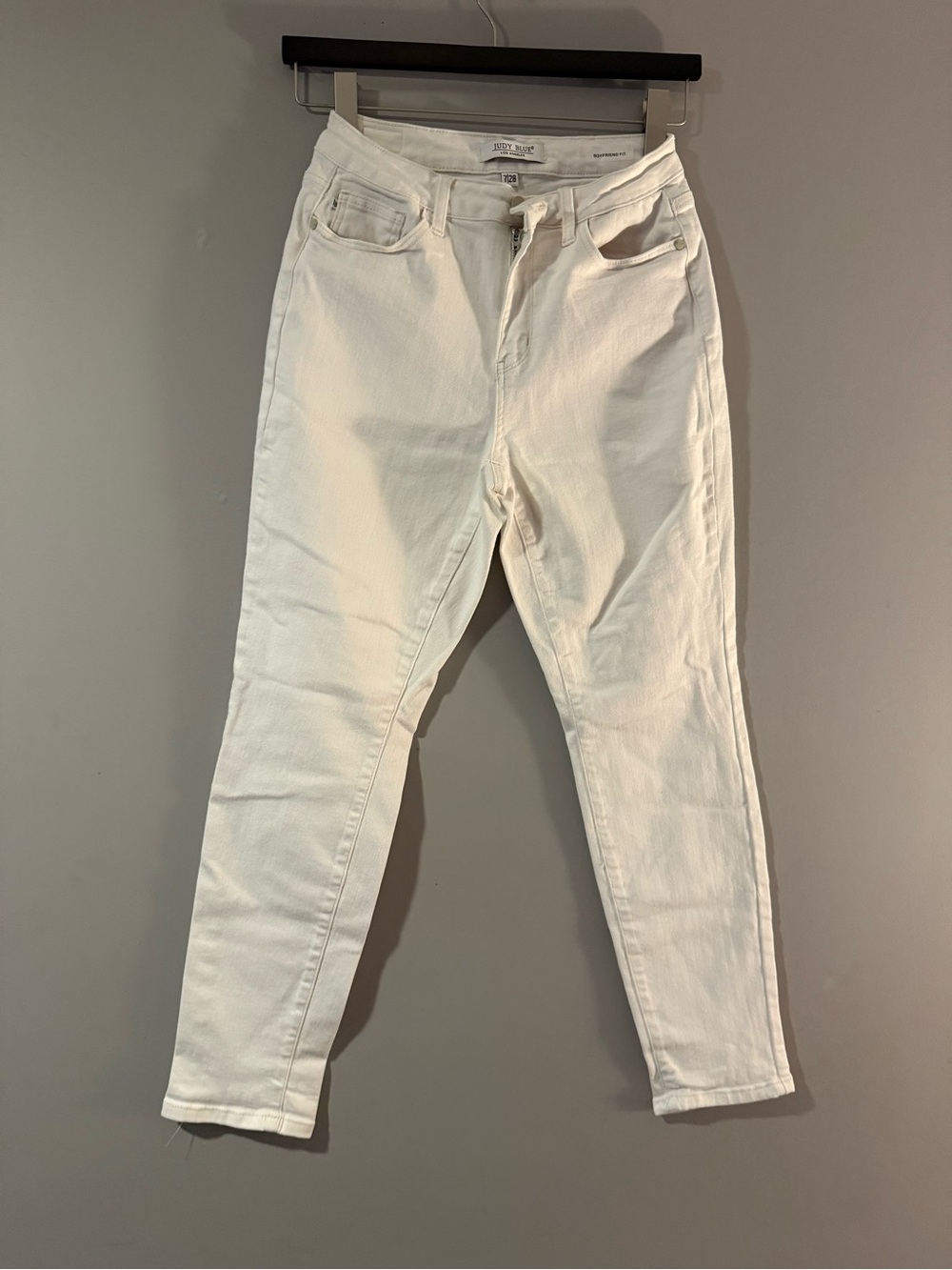 Judy Blue White High-Rise Slim Jeans